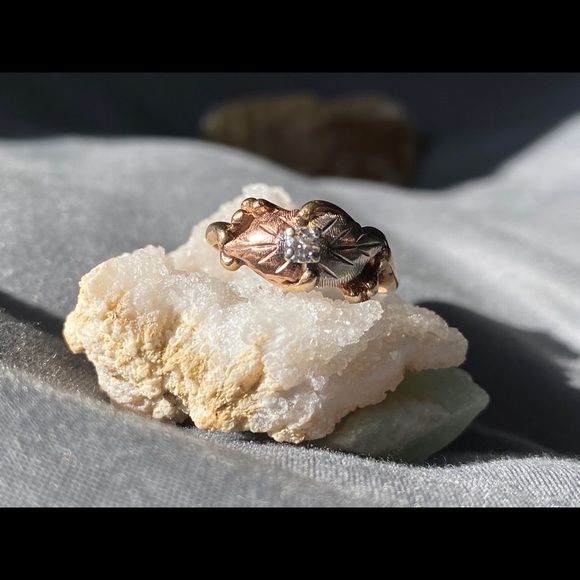 10k Landstroms Black hills Gold and Diamond Ring - Picture 5 of 11